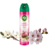 Air Wick légfrissítő spray 300 ml Magnolia & Cherry Blossom